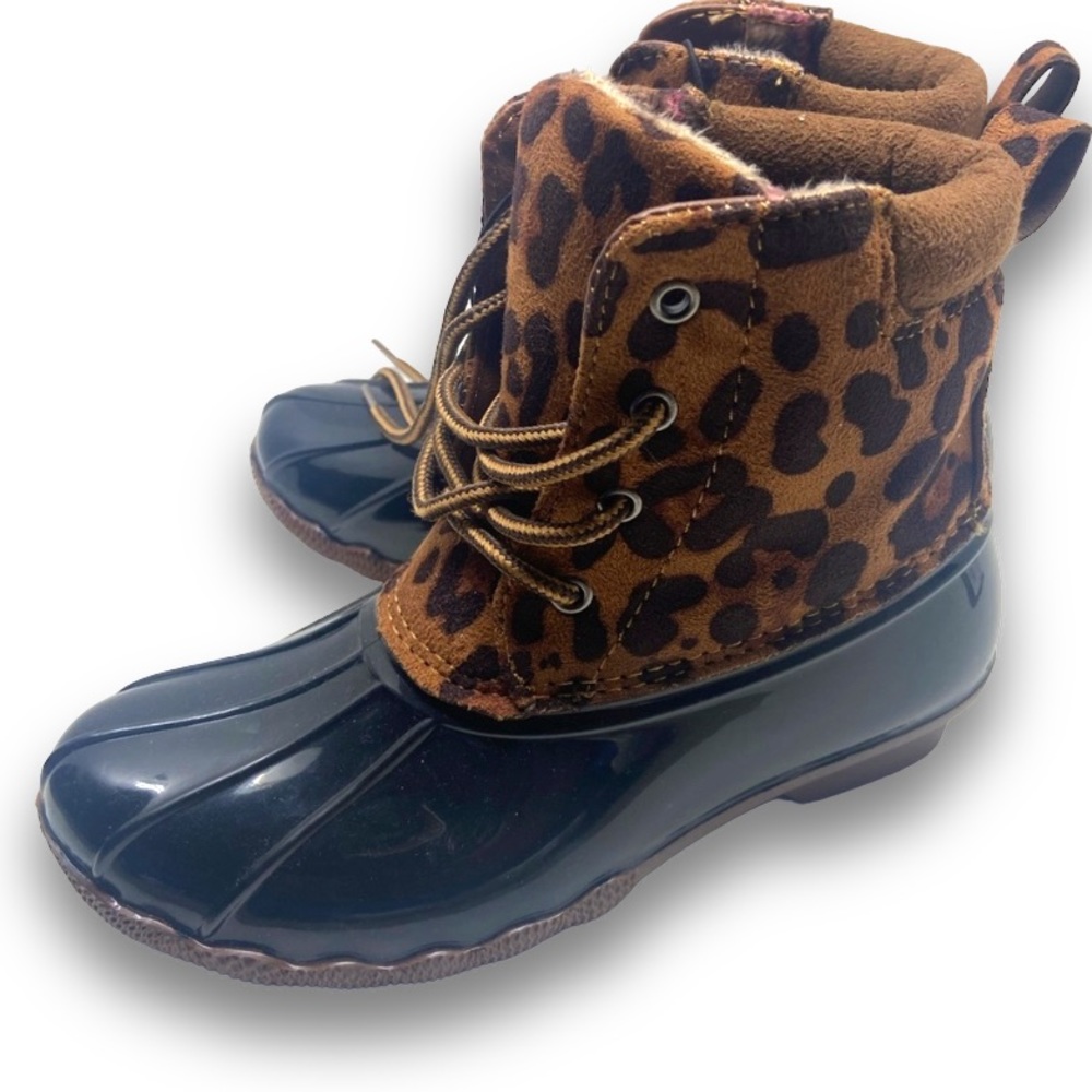 NWOT I Love Yo Kid Cheetah Print Rain Boots Size 3 Never Worn Missing Shoe Lace